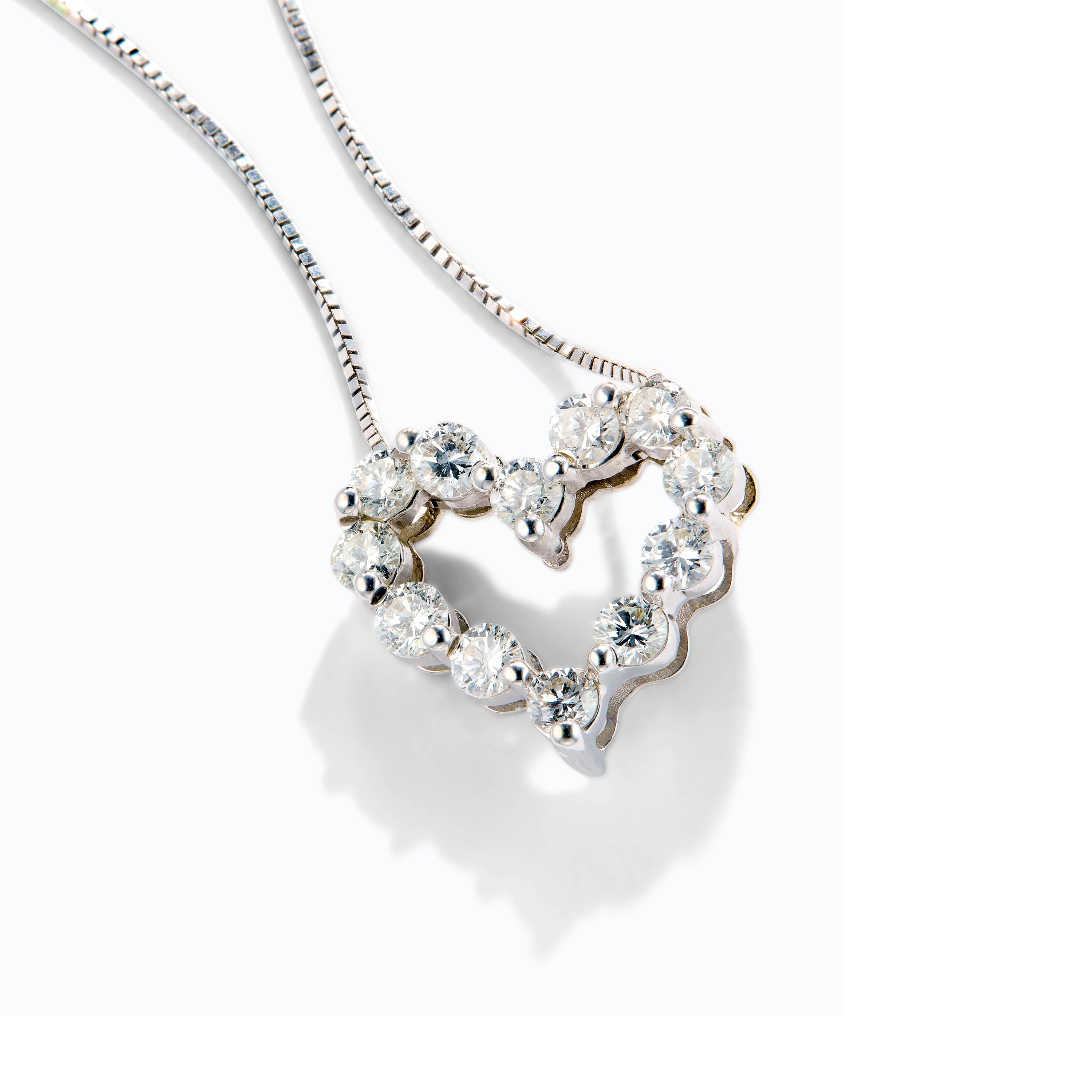 Heart-shaped diamond necklace